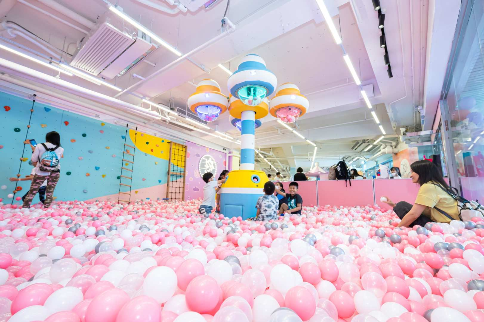 [Exclusive offer for children's playground] Huangpu｜PeeKaBoo Playhouse Hide and Seek Playground｜Great place for parents and children - Photo 1 of 8